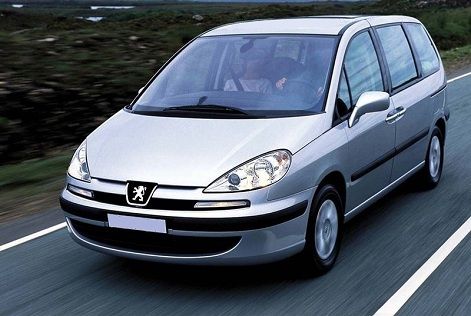Peugeot 807 aut&oacute;b&eacute;rl&eacute;s Budapest