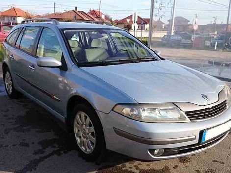 Renault Laguna aut&oacute;b&eacute;rl&eacute;s Budapest